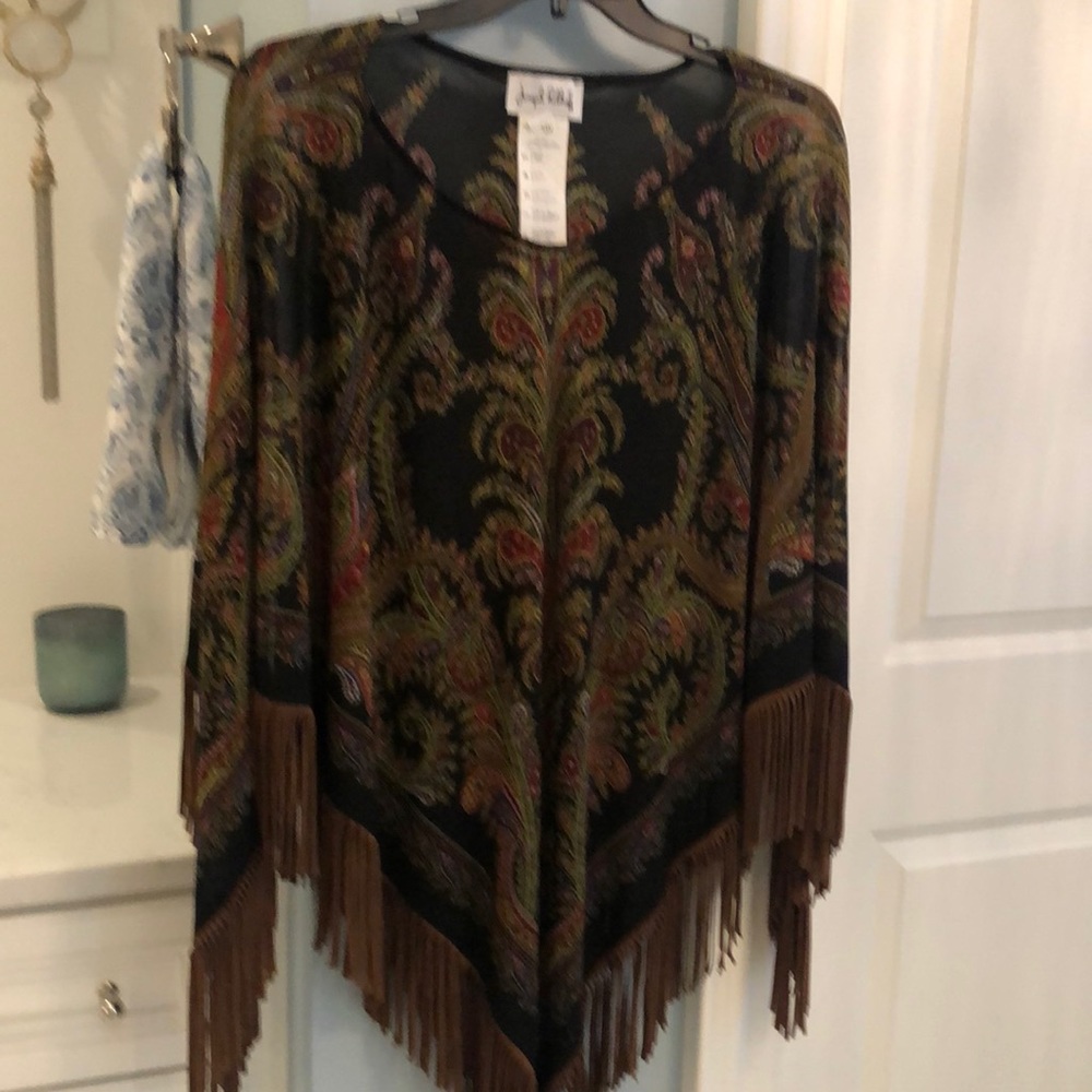 Stunning Joseph Ribkoff poncho.
